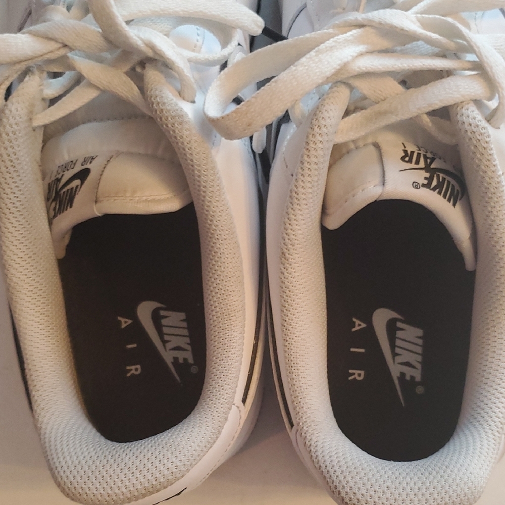 Nike Air Force 1 White with Black Details - Picture 4 of 16